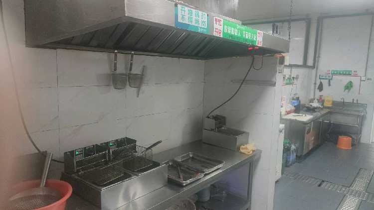 武汉工程科技学院汉堡炸鸡披萨档口转让