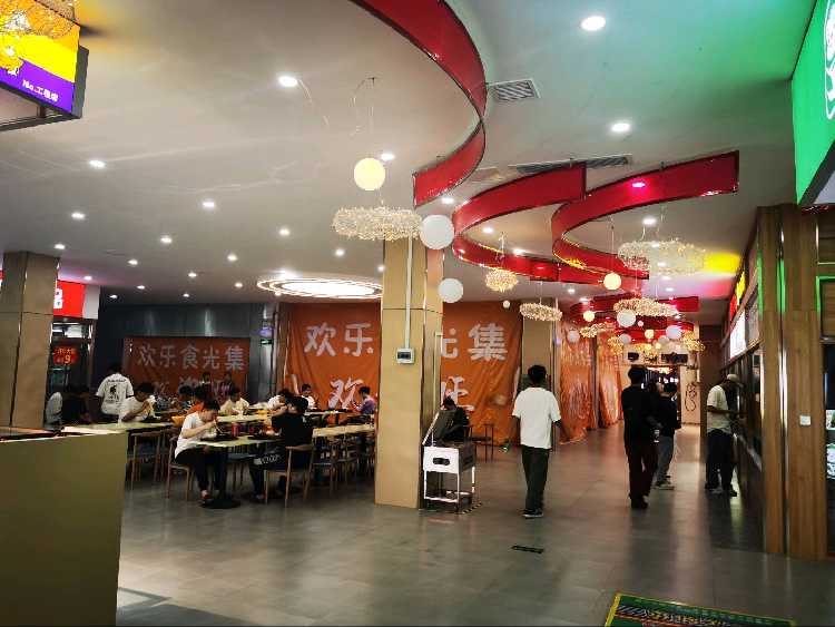 郑州南龙湖大学餐厅内二百多平方店铺出租