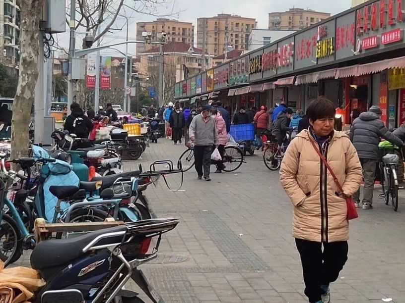 上海沿街旺铺紧邻十字路口重餐饮出租