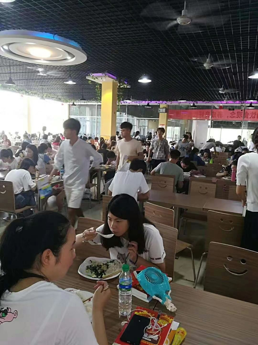 阿克苏大学食堂外包