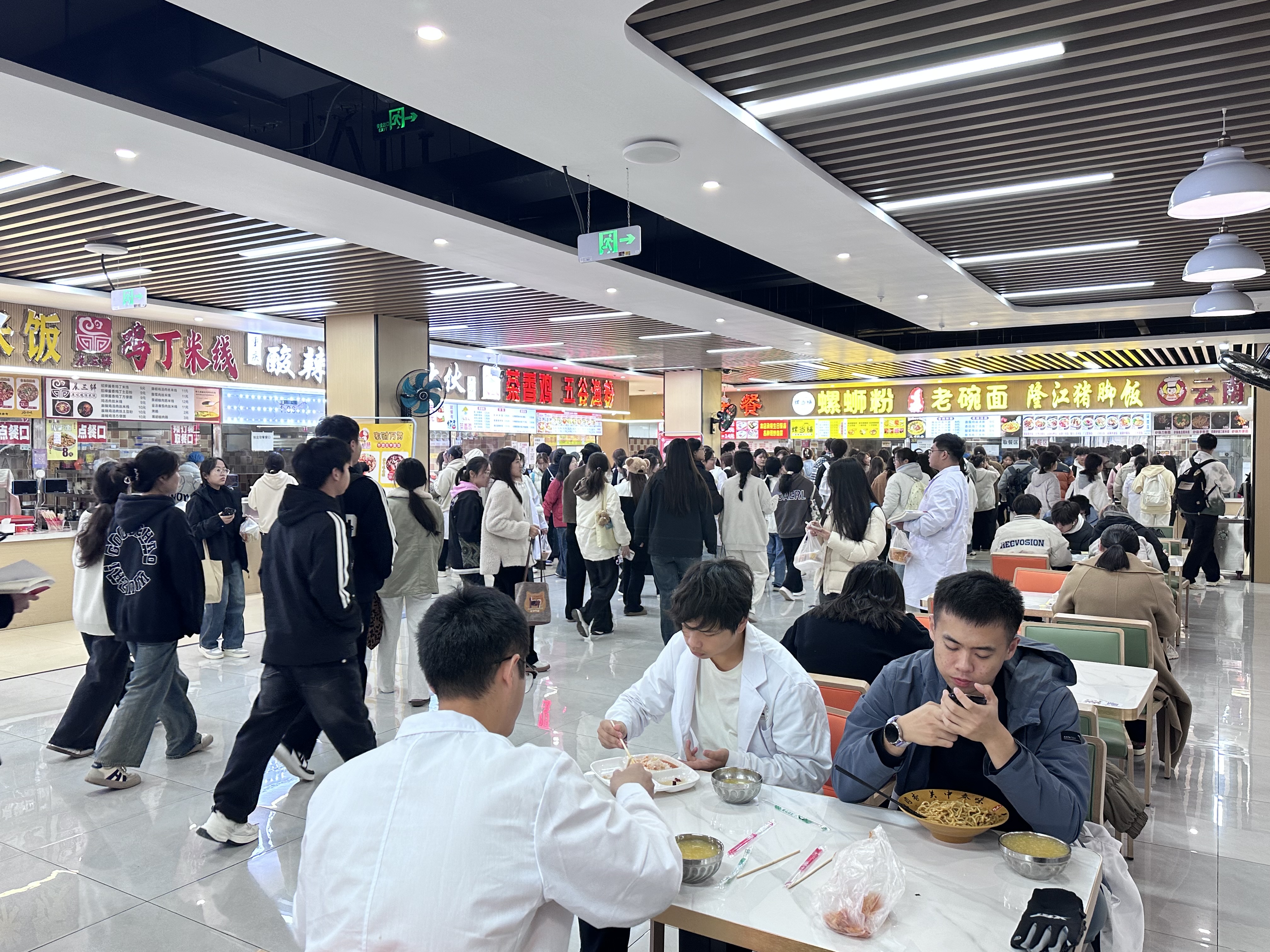 大学食堂餐厅档口出租