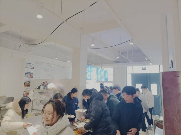 青島產(chǎn)業(yè)園餐廳加超市