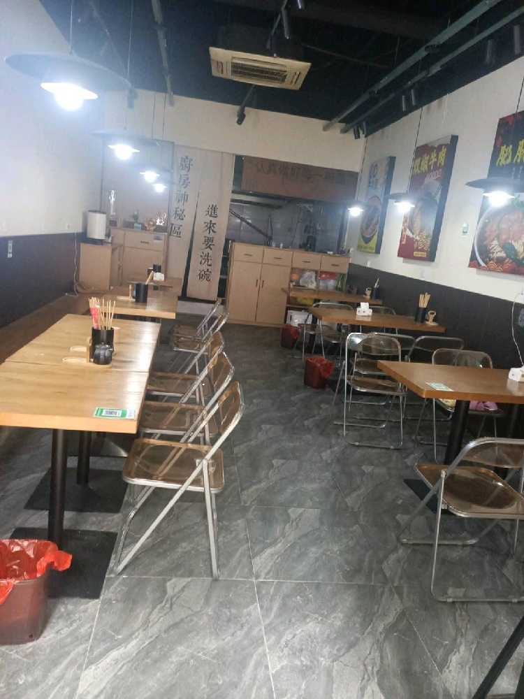 成都天府新區(qū)臨街門面，面館，蓋飯轉(zhuǎn)讓