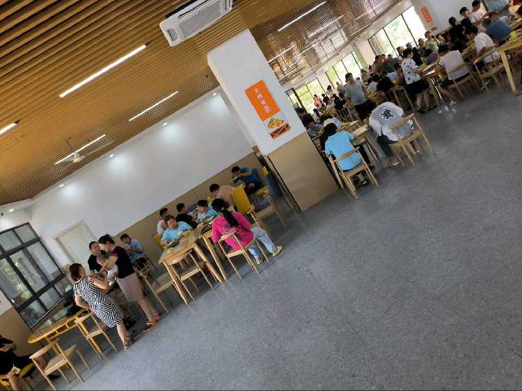 金华1000人独家食堂带酒水饮料转让，现在做33万左右一个月