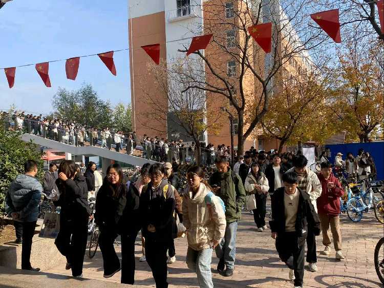 邯郸独家一楼万人食堂某大学招各类小吃窗口