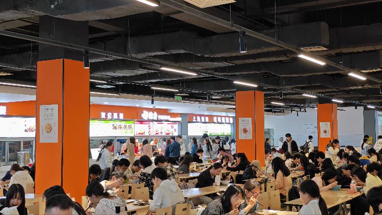 都江堰东软学院二楼档口调整